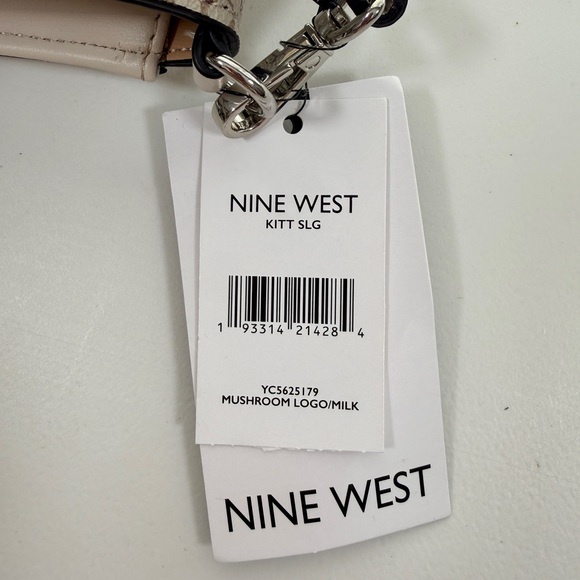 NWT Nine West Shonda Signature Wallet-On-A-String Sling Wallet Crossbody Bag - Picture 4 of 13